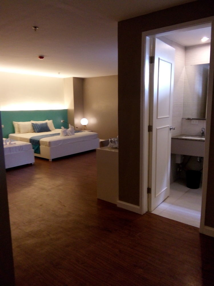 Reddoorz Plus At Hotel Metro Kalibo Εξωτερικό φωτογραφία